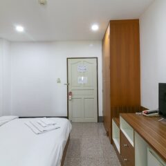 Отель Wallada Place Бангкок комната для гостей фото 5