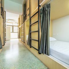 Sloth Hostel Бангкок комната для гостей фото 3