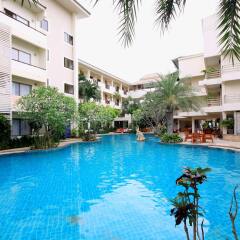 Отель Sea Breeze Jomtien Resort бассейн фото 2