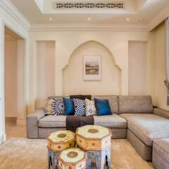 Апартаменты Secluded Apartment in the Heart of Downtown Дубай фото 7