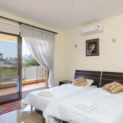 Отель Fig Tree Bay Villa 10 Кипр, Протарас - отзывы, цены и фото номеров - забронировать отель Fig Tree Bay Villa 10 онлайн комната для гостей фото 2