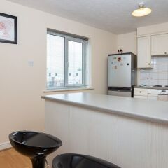 Отель 3 Bedroom Flat Near Canary Wharf в номере фото 2