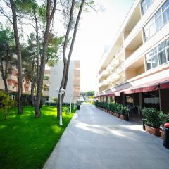 Отель Sandy Beach Resort фото 4
