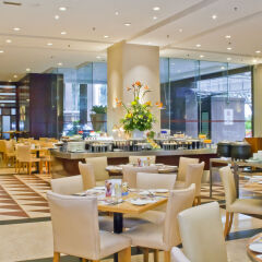 Отель Grand Seasons Hotel Kuala Lumpur Малайзия, Куала-Лумпур - отзывы, цены и фото номеров - забронировать отель Grand Seasons Hotel Kuala Lumpur онлайн питание фото 3