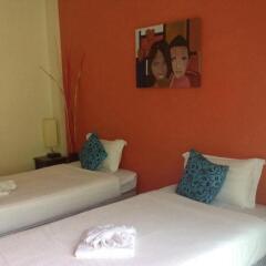 Отель Kata Inn Guesthouse & Restaurant комната для гостей фото 2