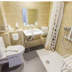 Отель Hipotel Paris Montmartre спа