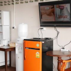At Pier Hostel Lanta удобства в номере