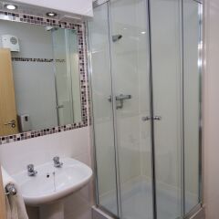 Отель The International Inn Backpackers Hostel Великобритания, Ливерпуль - 2 отзыва об отеле, цены и фото номеров - забронировать отель The International Inn Backpackers Hostel онлайн ванная фото 2