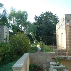 Отель Odysseus Court Gozo Мальта, Мунксар - отзывы, цены и фото номеров - забронировать отель Odysseus Court Gozo онлайн балкон