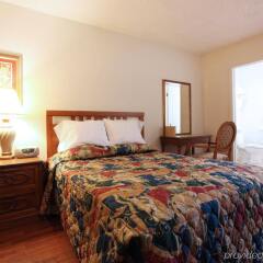Отель Americas Best Value Inn Los Angeles- 7th Street США, Лос-Анджелес - отзывы, цены и фото номеров - забронировать отель Americas Best Value Inn Los Angeles- 7th Street онлайн комната для гостей