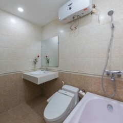Апартаменты Granda Quan Hoa Apartment ванная фото 2