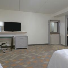 Отель Holiday Inn Raleigh Durham Airport удобства в номере фото 2