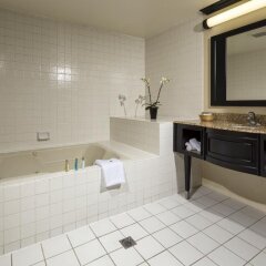 Отель Canoga Hotel США, Лос-Анджелес - отзывы, цены и фото номеров - забронировать отель Canoga Hotel онлайн ванная фото 2