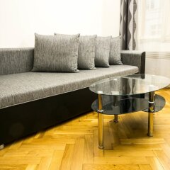 Апартаменты Black & White Apartment by Venceslas Sq. комната для гостей фото 4
