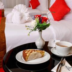 Отель Royal Grand Suite Шарджа в номере