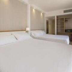 Отель Rosamar Es Blau - Adults Only Испания, Льорет-де-Мар - отзывы, цены и фото номеров - забронировать отель Rosamar Es Blau - Adults Only онлайн комната для гостей