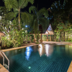 Отель Frog and Catfish Country Inn Krabi бассейн