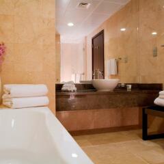 Nassima Tower Hotel Apartments ванная