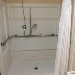 Отель Holiday Inn Express Newington ванная