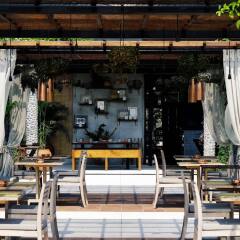 Отель Bisma Eight Ubud питание