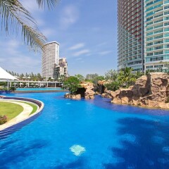 Отель White Sand Beach Residences Pattaya бассейн фото 3