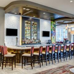 Cambria Hotel White Plains - Downtown гостиничный бар