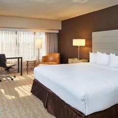 Отель Hilton Los Angeles Airport США, Лос-Анджелес - 10 отзывов об отеле, цены и фото номеров - забронировать отель Hilton Los Angeles Airport онлайн комната для гостей фото 4