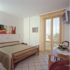 Отель Albergo Molino Манерба-дель-Гарда комната для гостей фото 5