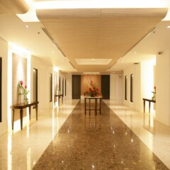 Отель Adelphi Grande Sukhumvit