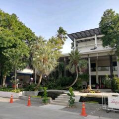 Отель The Lapa Hua Hin парковка