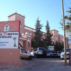 Отель La Vallée Марокко, Уарзазат - отзывы, цены и фото номеров - забронировать отель La Vallée онлайн парковка
