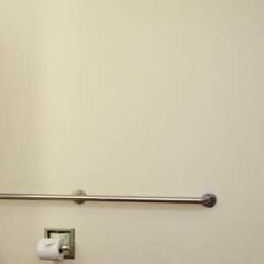 Отель Hampton Inn & Suites Columbus - Downtown сейф в номере