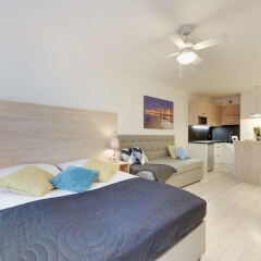 Отель Aparthotel Grodzka 10 комната для гостей