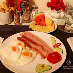 Отель Hanoi Guest House Royal в номере