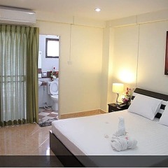 Апартаменты Noble Residence Serviced Apartment Паттайя комната для гостей фото 5