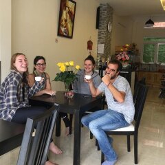 Отель Pretty Backpackers House Далат гостиничный бар