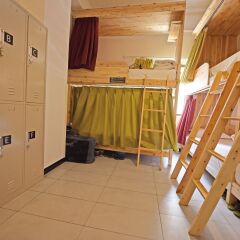 Chengdu Flipflop Hostel бассейн