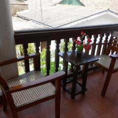 Отель Beach Haven Guest House (Mrs Wijenayake's Guest House) Шри-Ланка, Галле - отзывы, цены и фото номеров - забронировать отель Beach Haven Guest House (Mrs Wijenayake's Guest House) онлайн балкон