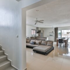 Luxury Villa With Pool in Jan Thiel in Willemstad, Curacao from 718$, photos, reviews - zenhotels.com guestroom