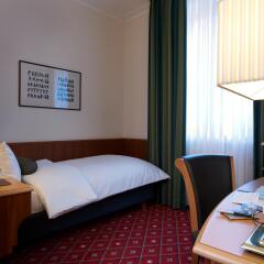 Platzl Hotel 4* Стандартный номер с различными типами кроватей