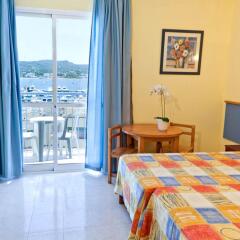 Apart-Hotel del Mar - Adults Only комната для гостей