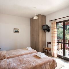 Апартаменты Monemvasia Green Apartments комната для гостей фото 5