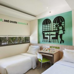 Отель Grandmas Plus Hotel Legian Индонезия, Кута - 1 отзыв об отеле, цены и фото номеров - забронировать отель Grandmas Plus Hotel Legian онлайн комната для гостей фото 4