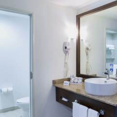 Отель Holiday Inn Express Guadalajara Autonoma ванная фото 2