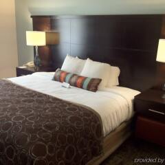 Отель Staybridge Suites Columbus-Dublin комната для гостей фото 2
