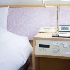 Toyama Chitetsu Hotel Тояма сейф в номере