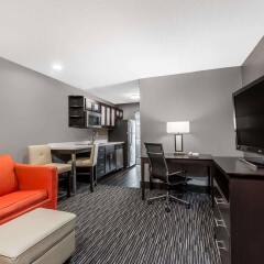 Отель Hawthorn Suites by Wyndham Columbus West комната для гостей фото 5
