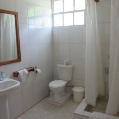 Hibiscus Valley Inn in Massacre, Dominica from 66$, photos, reviews - zenhotels.com bathroom
