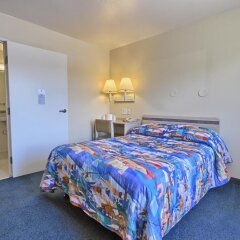 Отель Motel 6 Tulare комната для гостей фото 5