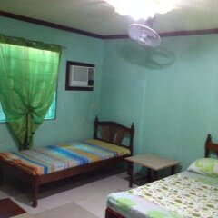 Отель Dhayne Bed and Breakfast - Hostel Филиппины, Пуэрто-Принцеса - отзывы, цены и фото номеров - забронировать отель Dhayne Bed and Breakfast - Hostel онлайн комната для гостей фото 2